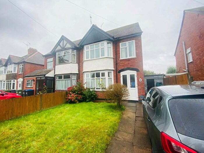 3 Bedroom Semi-Detached House To Rent In Radford Road, Leamington Spa, CV31