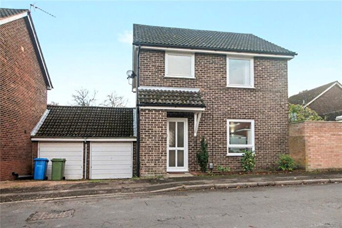 3 Bedroom Link Detached House To Rent In Abinger Way, Norwich, Norfolk, NR4