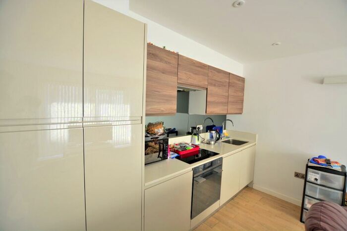 1 Bedroom Flat To Rent In Vale Road, Portslade, Brighton, BN41