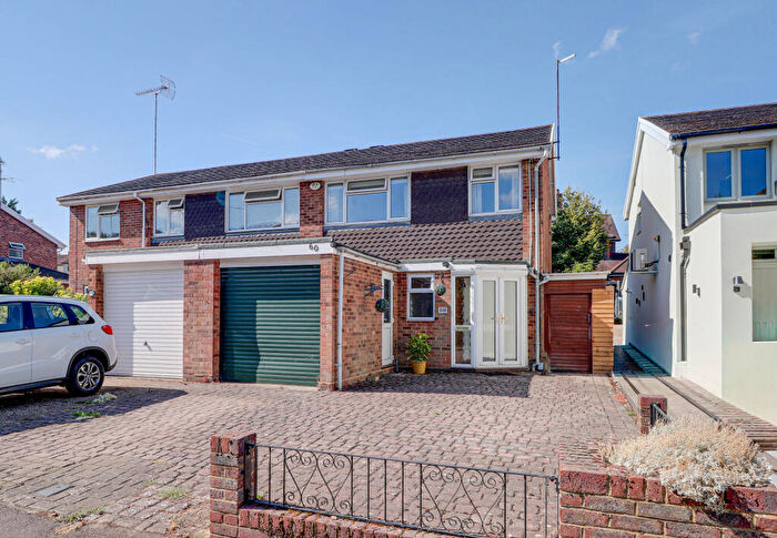 3 Bedroom Semi-Detached House For Sale In Waveney Road, Harpenden, AL5