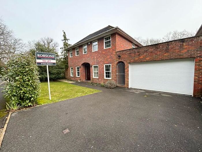 4 Bedroom Detached House To Rent In Fringewood Close, Northwood, HA6