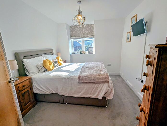 1 Bedroom Flat For Sale In Ockford Road, Godalming, GU7