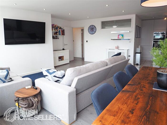 2 Bedroom Apartment For Sale In Suffolk Street Queensway, Birmingham, West Midlands, B1