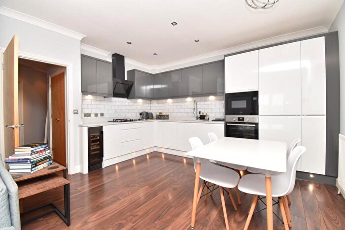 2 Bedroom Apartment For Sale In Terrace Road, Walton-on-Thames, KT12