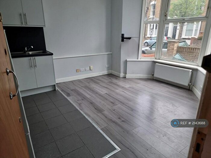 Studio To Rent In Bryantwood Road, London, N7