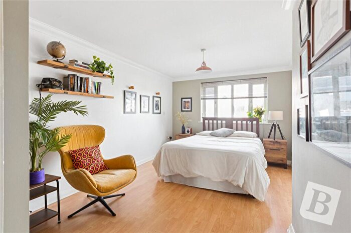 2 Bedroom Apartment For Sale In London Road, Romford, RM7