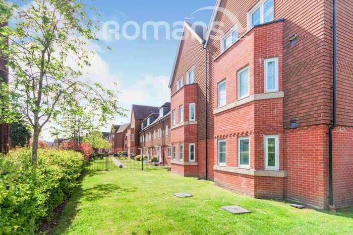 2 Bedroom Apartment To Rent In Outfield Crescent, Wokingham, RG40