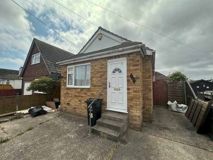 2 Bedroom Bungalow To Rent In Meadow Way, Jaywick, Clacton-On-Sea, CO15