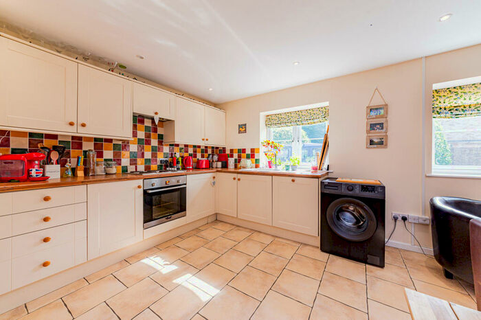 1 Bedroom Apartment To Rent In Bull Street, Bampton, OX18