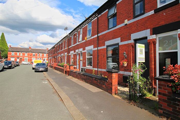 2 Bedroom Terraced House To Rent In Lyndhurst Avenue, Denton, Manchester, M34