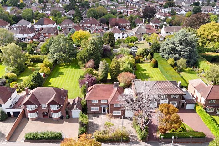 4 Bedroom Detached House For Sale In Alexandra Road, Epsom, KT17