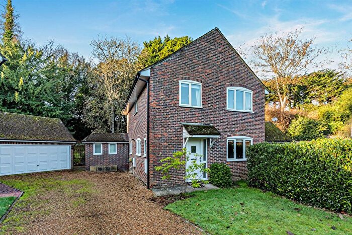 4 Bedroom Detached House For Sale In Greenwich Close, Maidstone, ME16