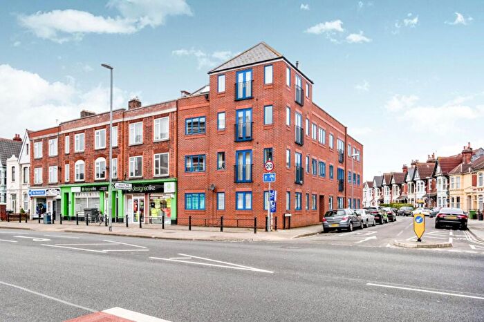 2 Bedroom Flat To Rent In Portsmouth, PO2