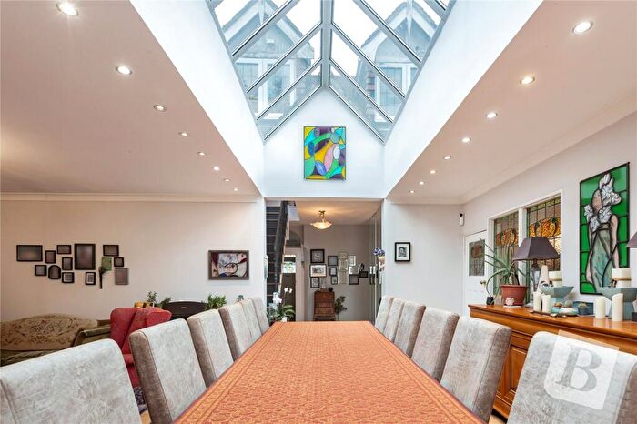 6 Bedroom Detached Bungalow For Sale In Westrow Gardens, Ilford, IG3