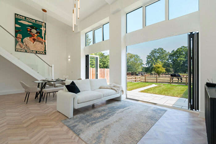 3 Bedroom House For Sale In Millfield Gardens - Brentwood, Essex, CM15