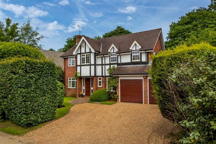 4 Bedroom Detached House To Rent In Meadow Way, West Horsley, Leatherhead, KT24