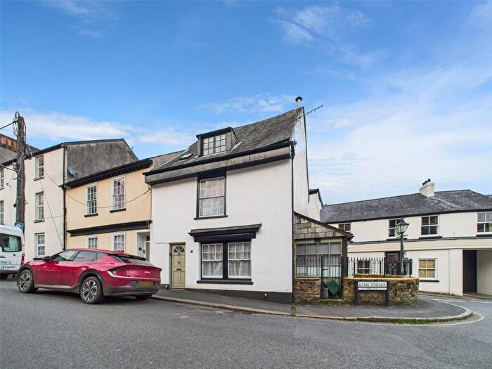 3 Bedroom End Of Terrace House To Rent In King Street, Tavistock, Devon, PL19