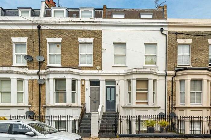 2 Bedroom Flat To Rent In Chesson Road, London, W14