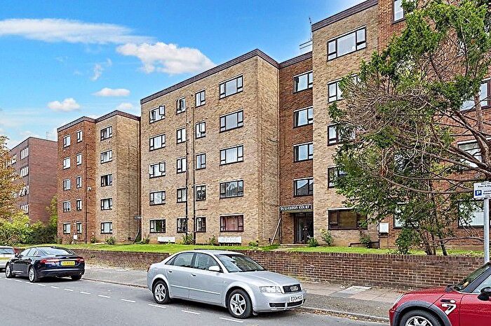 3 Bedroom Flat To Rent In Adelaide Road, Surbiton, KT6