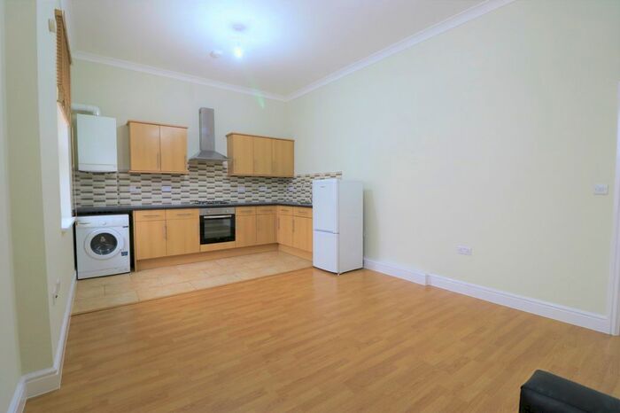 2 Bedroom Flat To Rent In Hoe Street, London E17