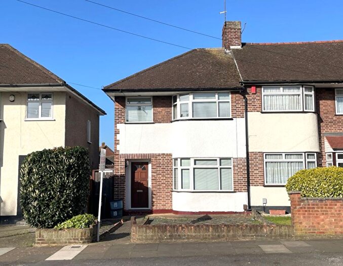 3 Bedroom End Terrace House For Sale In Dryden Close, Hainault, IG6