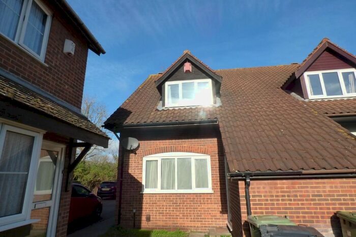 3 Bedroom End Of Terrace House To Rent In Herald Walk, Dartford, DA1