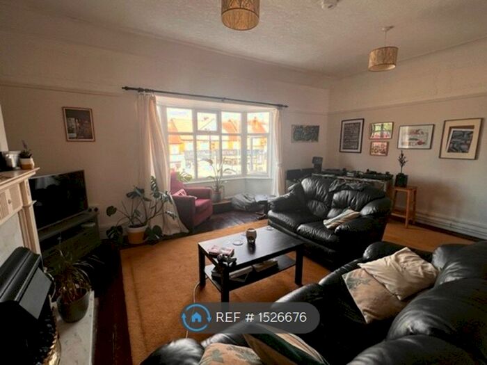 1 Bedroom Flat To Rent In Stonegate Road, Leeds, LS6