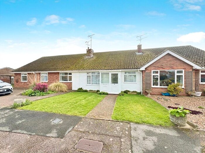 2 Bedroom Bungalow For Sale In Beacon Close, Brightlingsea, CO7