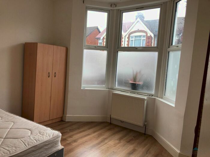 1 Bedroom Flat To Rent In Tillotson Road, Edmonton, N9