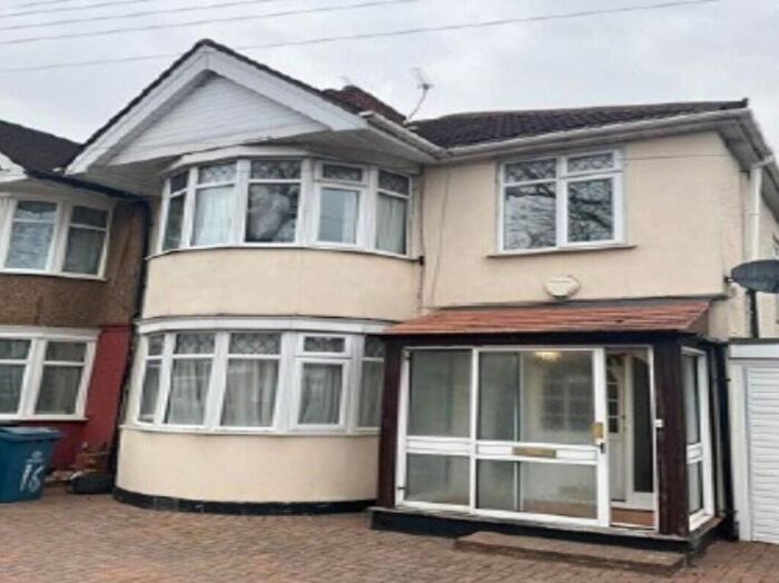 3 Bedroom Semi-detached House To Rent In Christchurch Avenue, Harrow, HA3