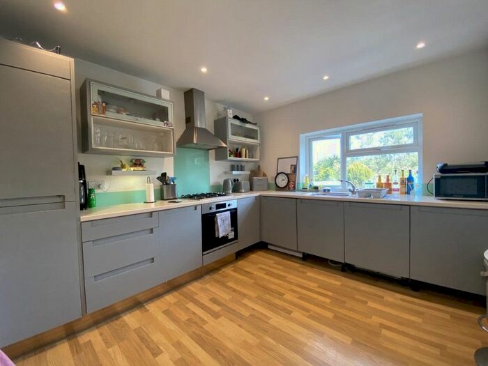 2 Bedroom Property To Rent In Hillingdon Road, Sevenoaks, Kent, TN13