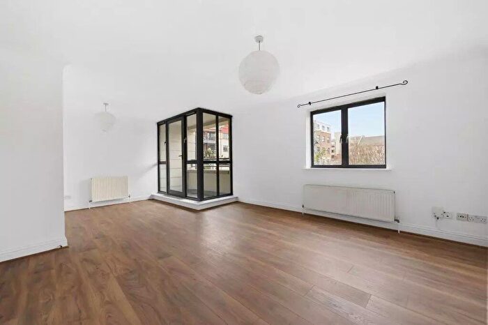 2 Bedroom Flat To Rent In Sherard Court, Manor Gardens, N7