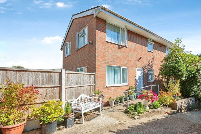 2 Bedroom Flat For Sale In Poole Lane, Bournemouth, Dorset, BH11