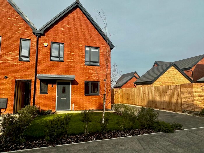 3 Bedroom Property To Rent In London Road, Yaxley, Peterborough, PE7