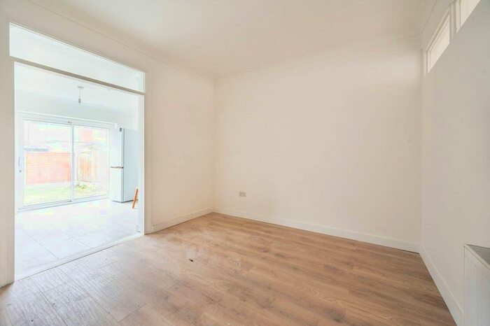 3 Bedroom End Of Terrace House To Rent In Flanders Road, East Ham, London, E6