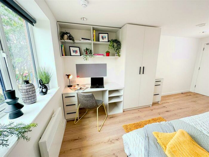 1 Bedroom Private Hall To Rent In Kettering Road, Northampton, NN1