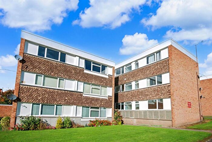 2 Bedroom Flat To Rent In Remburn Gardens, Warwick, CV34