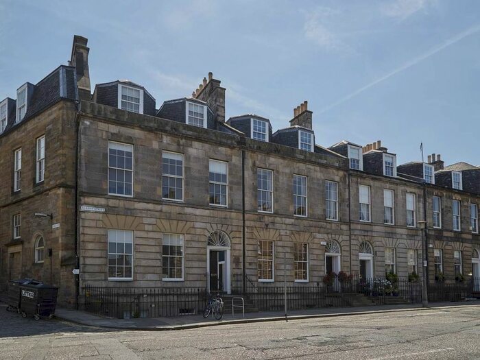 3 Bedroom Flat To Rent In Albany Street, New Town, City Centre, EH1