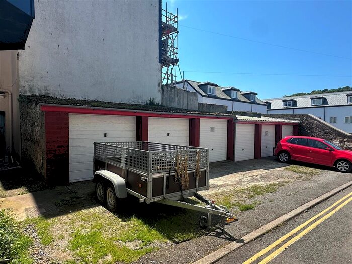 Garage / Parking To Rent In Garage, Greenclose Road Ilfracombe Devon, EX34
