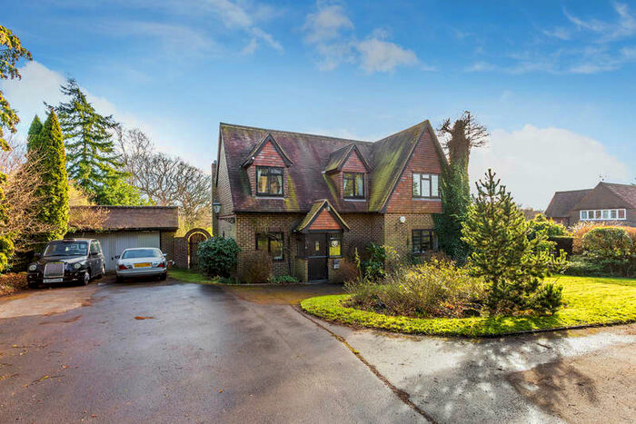 3 Bedroom Detached House For Sale In Markedge Lane, Chipstead, CR5