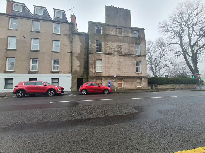 3 Bedroom Flat To Rent In City Centre, Perth, Scotland, PH2