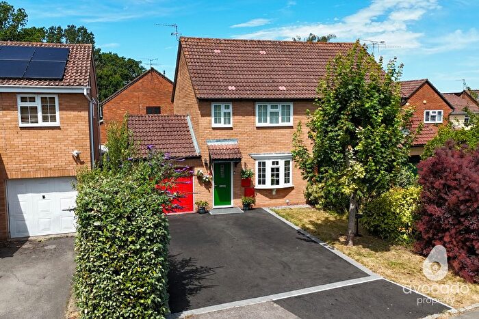 3 Bedroom Semi Detached House For Sale In Wheeler Close, Burghfield Common, RG7