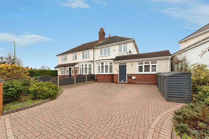 4 Bedroom Semi Detached House For Sale In Shalford Road, Solihull, West Midlands, B92