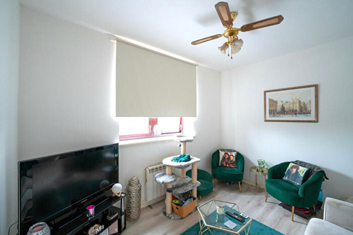 1 Bedroom Flat For Sale In Main Street, Bellshill, ML4