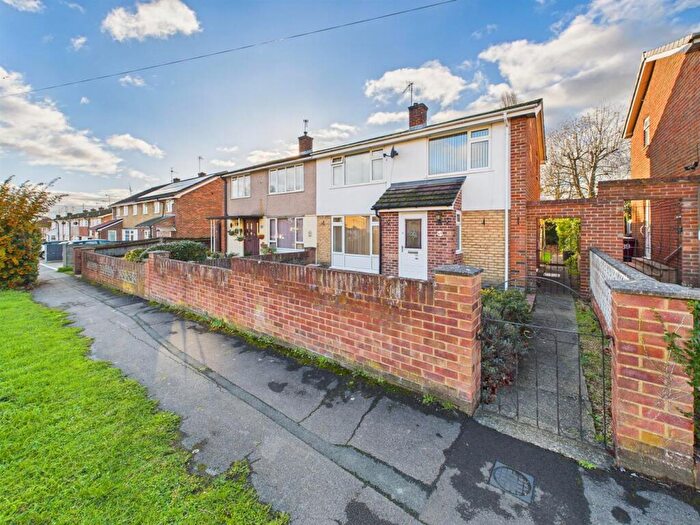 3 Bedroom Semi Detached House For Sale In Appleford Road, Reading, RG30