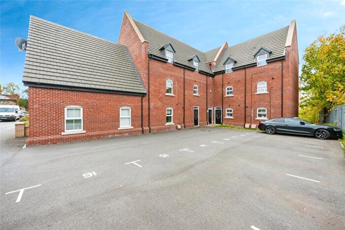 2 Bedroom Maisonette For Sale In Wharf Mews, Biggleswade, Bedfordshire, SG18