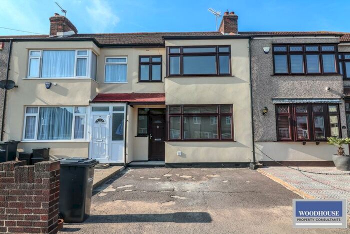 3 Bedroom Terraced House To Rent In Hedworth Avenue, Waltham Cross, EN8