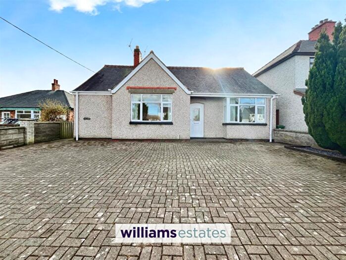 3 Bedroom Detached House For Sale In Denbigh Road, Ruthin, LL15