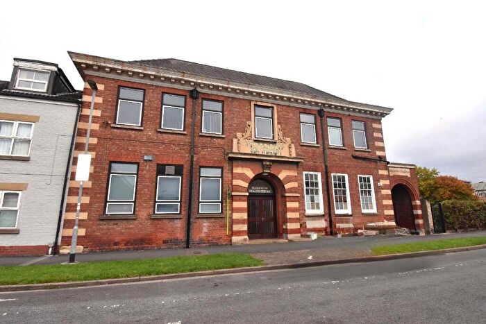 3 Bedroom Flat To Rent In Victoria House, Park Street, Hull, HU2