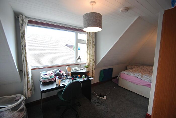 5 Bedroom Detached House To Rent In Student House On Langside Avenue, BH12